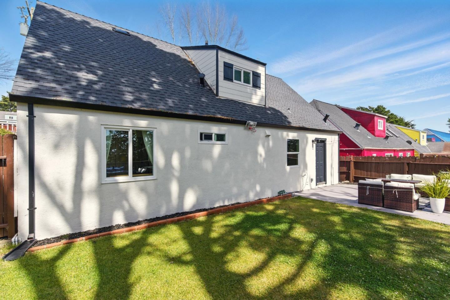 Detail Gallery Image 6 of 25 For 640 Heather Ct, Pacifica,  CA 94044 - 3 Beds | 2 Baths