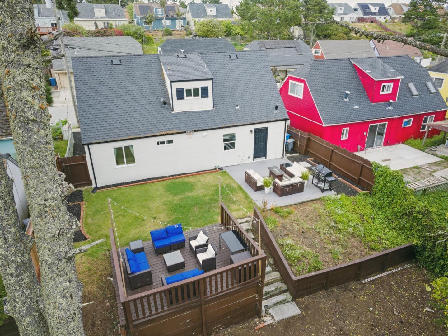 Detail Gallery Image 7 of 25 For 640 Heather Ct, Pacifica,  CA 94044 - 3 Beds | 2 Baths