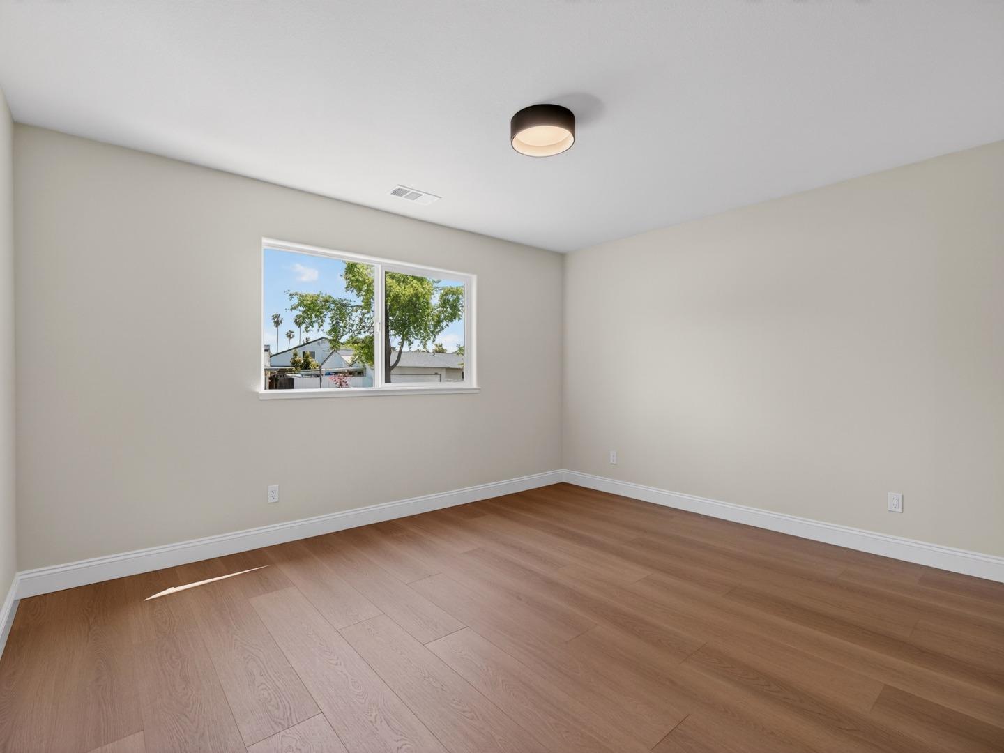 Detail Gallery Image 16 of 37 For 3197 Knights Bridge Rd, San Jose,  CA 95132 - 3 Beds | 2 Baths