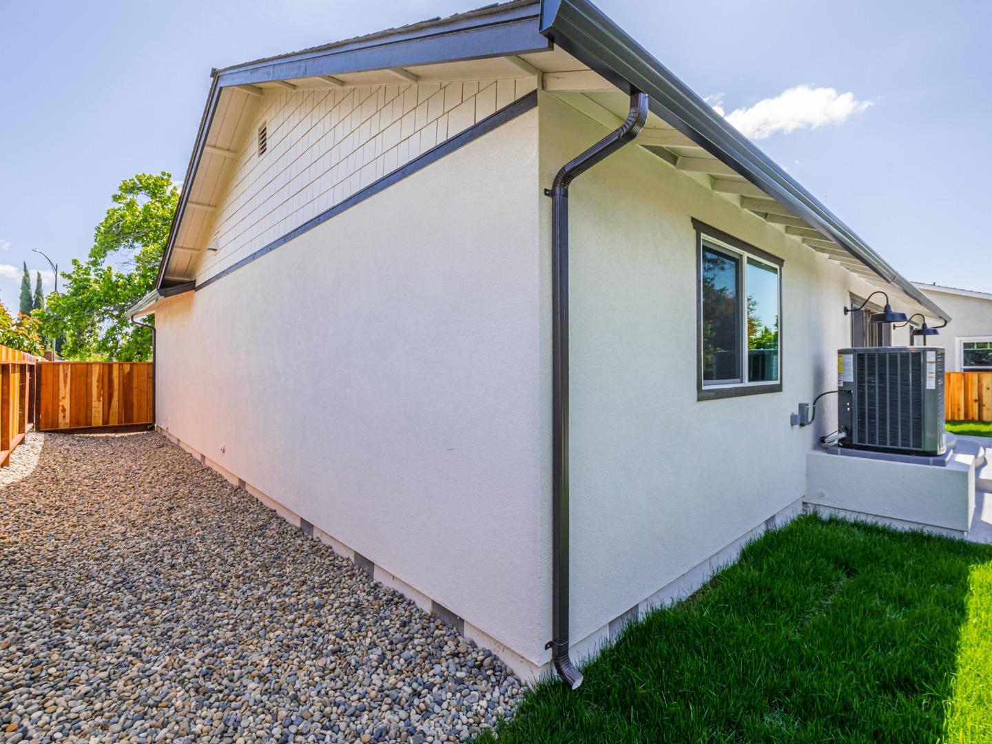 Detail Gallery Image 33 of 37 For 3197 Knights Bridge Rd, San Jose,  CA 95132 - 3 Beds | 2 Baths