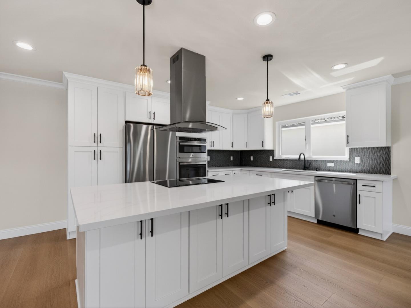 Detail Gallery Image 5 of 37 For 3197 Knights Bridge Rd, San Jose,  CA 95132 - 3 Beds | 2 Baths