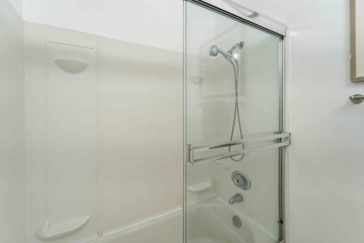 Detail Gallery Image 13 of 24 For 487 Salmon Dr, San Jose,  CA 95111 - 3 Beds | 2 Baths