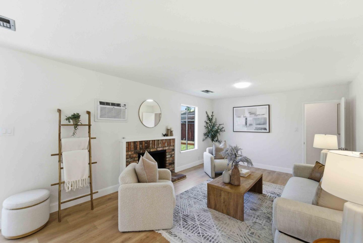 Detail Gallery Image 6 of 9 For 487 Salmon Dr, San Jose,  CA 95111 - 3 Beds | 2 Baths