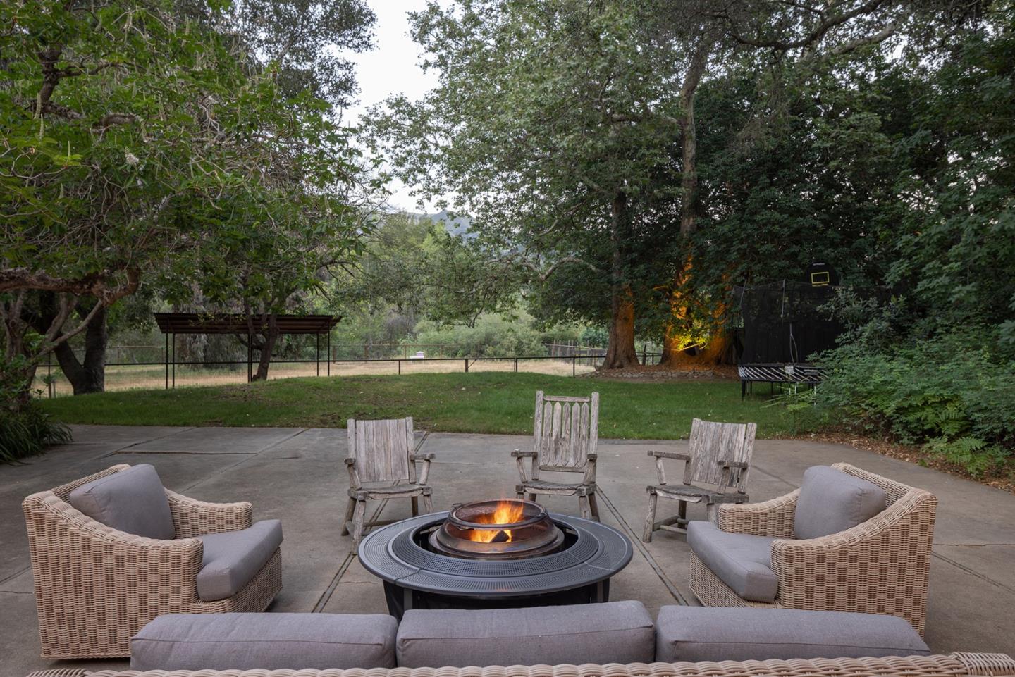 Detail Gallery Image 16 of 38 For 37 E Garzas Rd, Carmel Valley,  CA 93924 - 3 Beds | 3 Baths