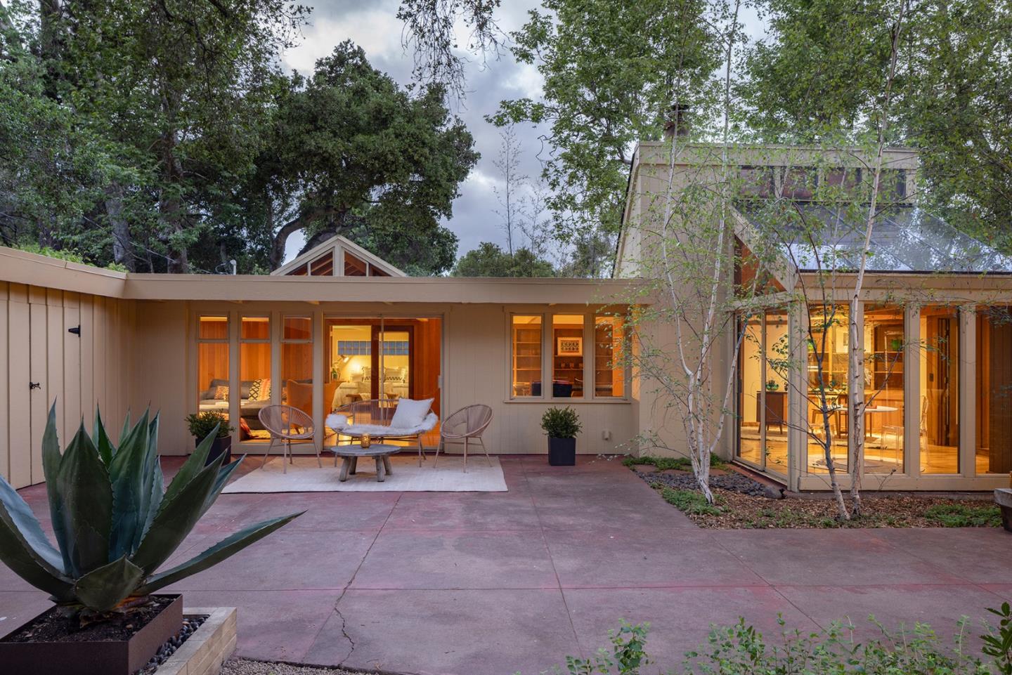 Detail Gallery Image 2 of 38 For 37 E Garzas Rd, Carmel Valley,  CA 93924 - 3 Beds | 3 Baths