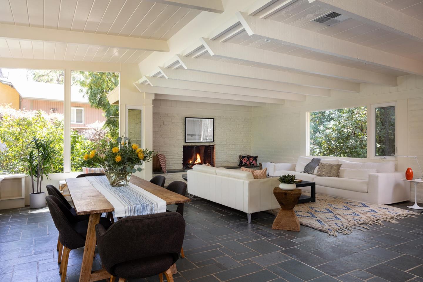 Detail Gallery Image 5 of 38 For 37 E Garzas Rd, Carmel Valley,  CA 93924 - 3 Beds | 3 Baths