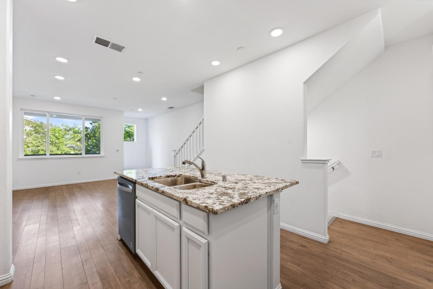 Photo #16: ML82043069 Listing: Photo #16