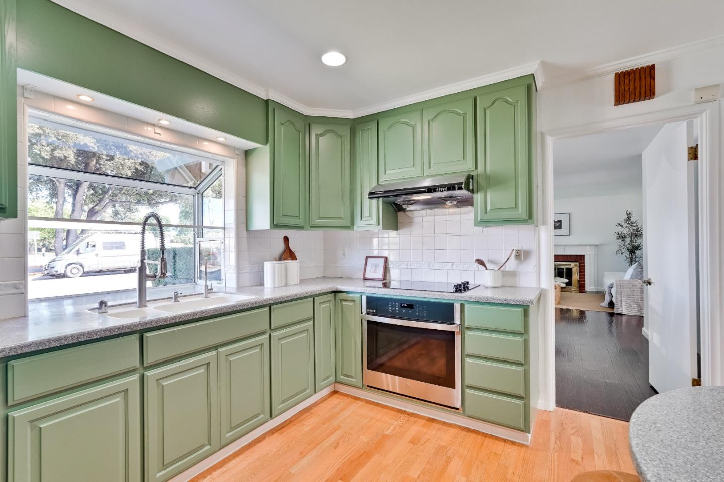 Detail Gallery Image 9 of 46 For 1040 Los Padres Blvd, Santa Clara,  CA 95050 - 3 Beds | 2 Baths