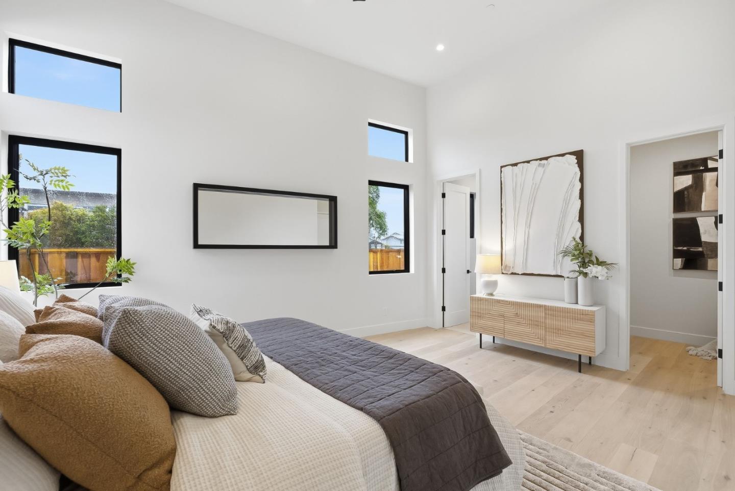 Detail Gallery Image 16 of 31 For 702 Ellsworth Pl, Palo Alto,  CA 94306 - 3 Beds | 2/1 Baths