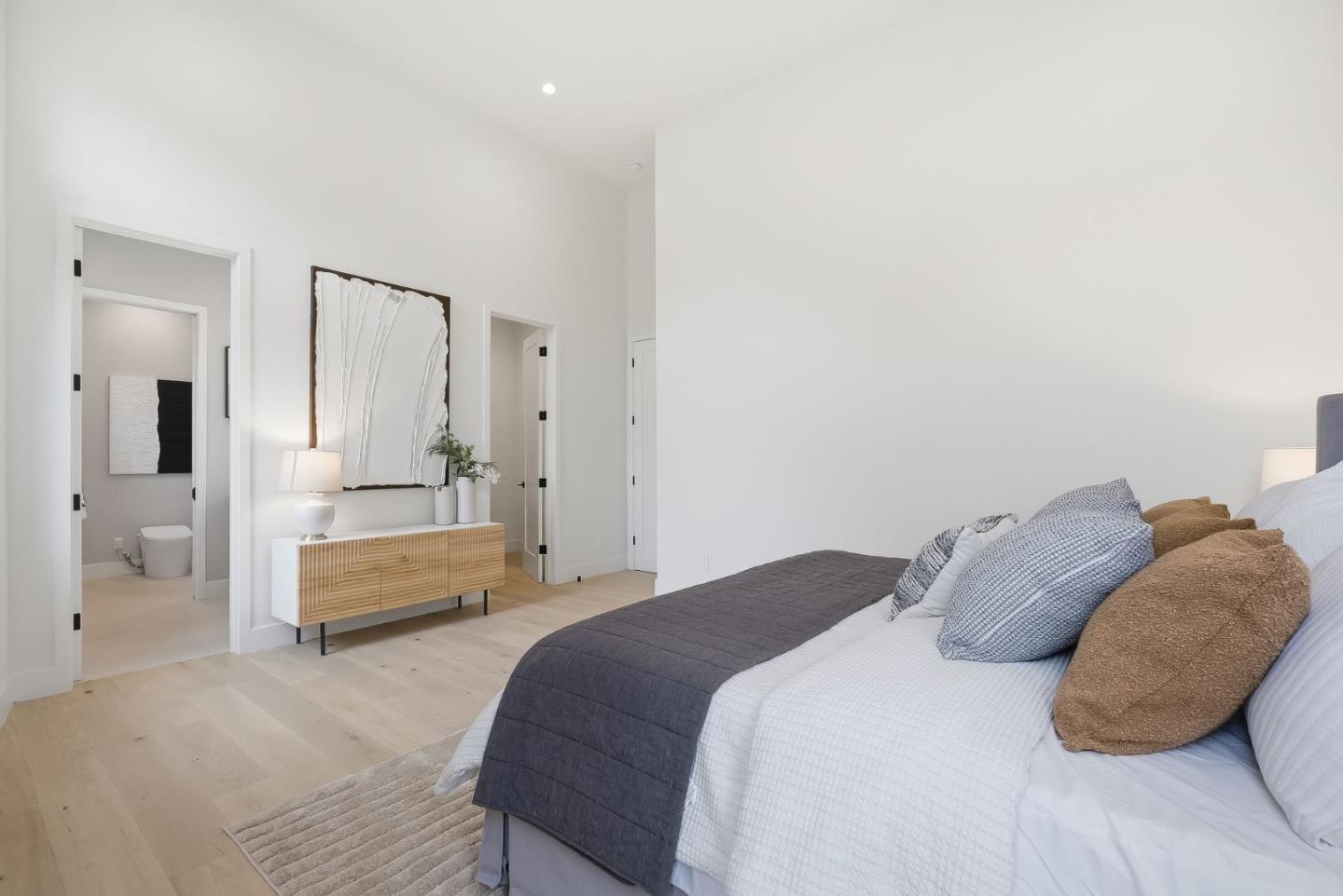 Detail Gallery Image 17 of 31 For 702 Ellsworth Pl, Palo Alto,  CA 94306 - 3 Beds | 2/1 Baths