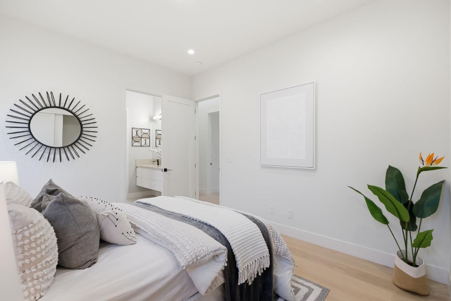 Detail Gallery Image 24 of 31 For 702 Ellsworth Pl, Palo Alto,  CA 94306 - 3 Beds | 2/1 Baths