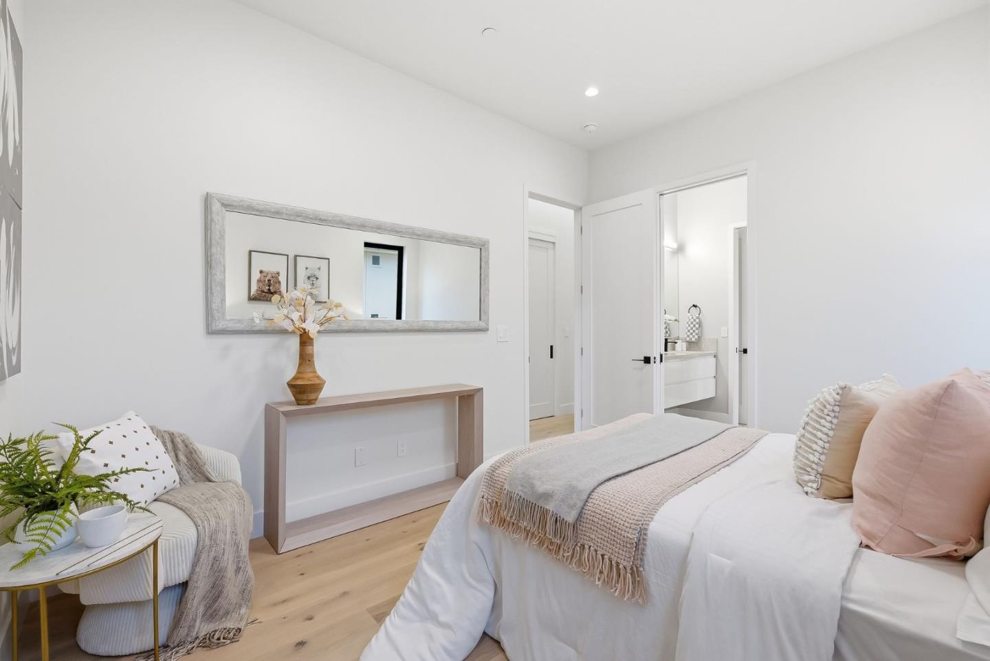 Detail Gallery Image 26 of 31 For 702 Ellsworth Pl, Palo Alto,  CA 94306 - 3 Beds | 2/1 Baths