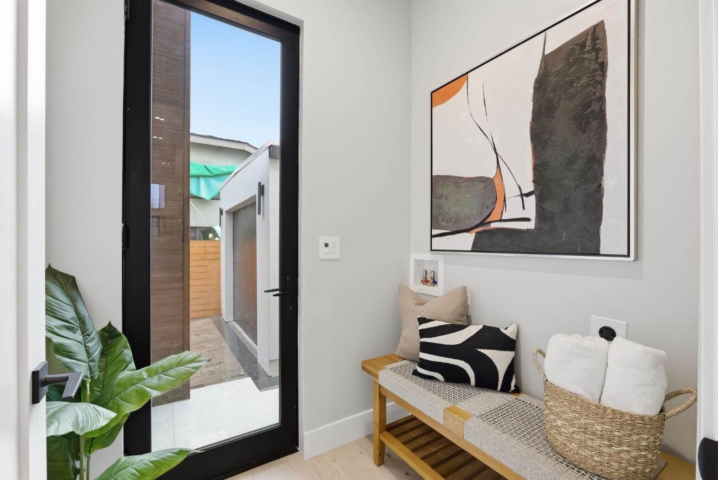 Detail Gallery Image 29 of 31 For 702 Ellsworth Pl, Palo Alto,  CA 94306 - 3 Beds | 2/1 Baths