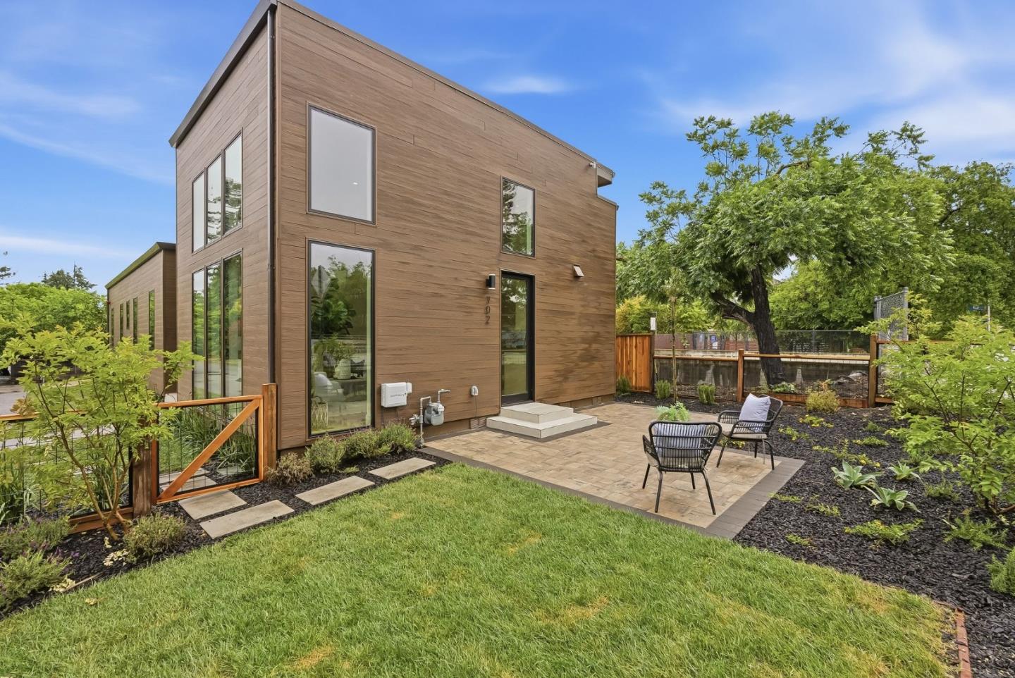 Detail Gallery Image 30 of 31 For 702 Ellsworth Pl, Palo Alto,  CA 94306 - 3 Beds | 2/1 Baths