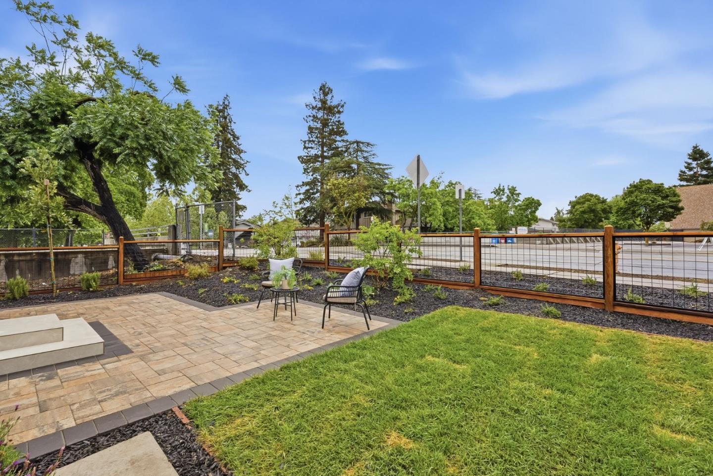 Detail Gallery Image 31 of 31 For 702 Ellsworth Pl, Palo Alto,  CA 94306 - 3 Beds | 2/1 Baths