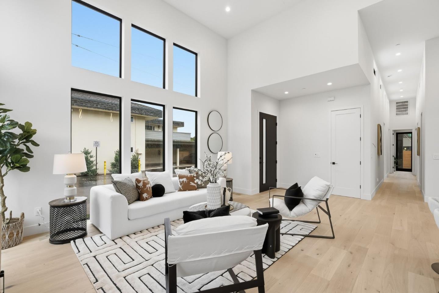 Detail Gallery Image 4 of 31 For 702 Ellsworth Pl, Palo Alto,  CA 94306 - 3 Beds | 2/1 Baths