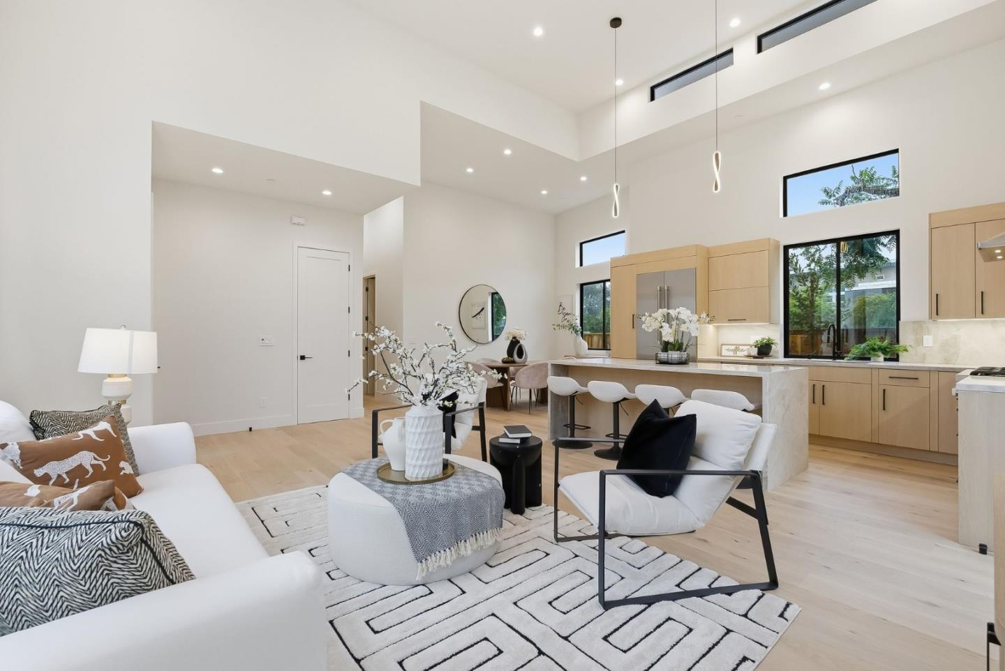 Detail Gallery Image 6 of 31 For 702 Ellsworth Pl, Palo Alto,  CA 94306 - 3 Beds | 2/1 Baths