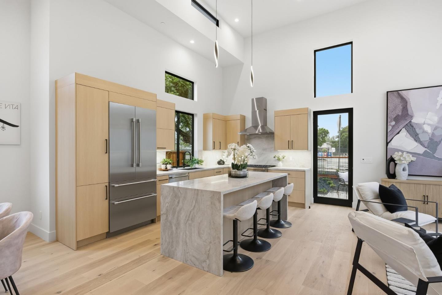 Detail Gallery Image 7 of 31 For 702 Ellsworth Pl, Palo Alto,  CA 94306 - 3 Beds | 2/1 Baths