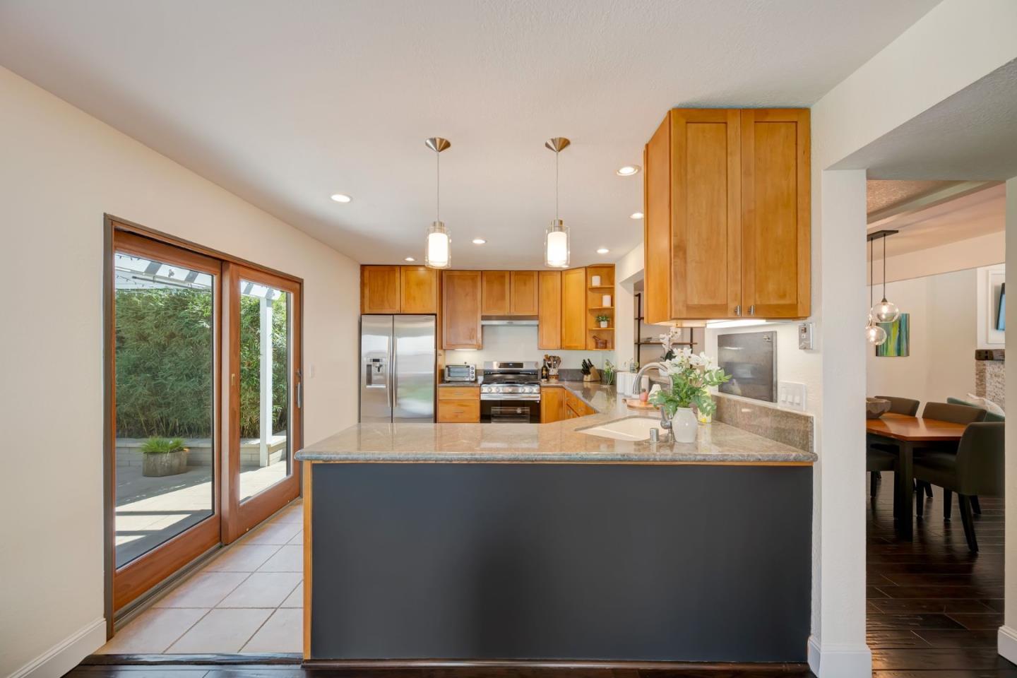 Detail Gallery Image 14 of 44 For 215 Nataqua Ave, Pacifica,  CA 94044 - 3 Beds | 2/1 Baths