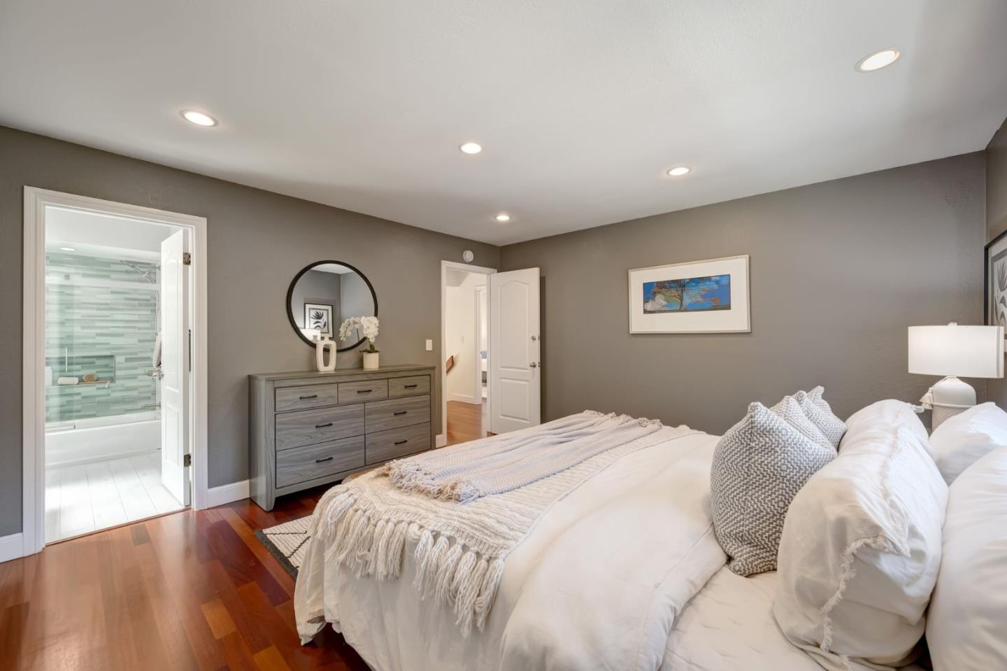 Detail Gallery Image 20 of 44 For 215 Nataqua Ave, Pacifica,  CA 94044 - 3 Beds | 2/1 Baths