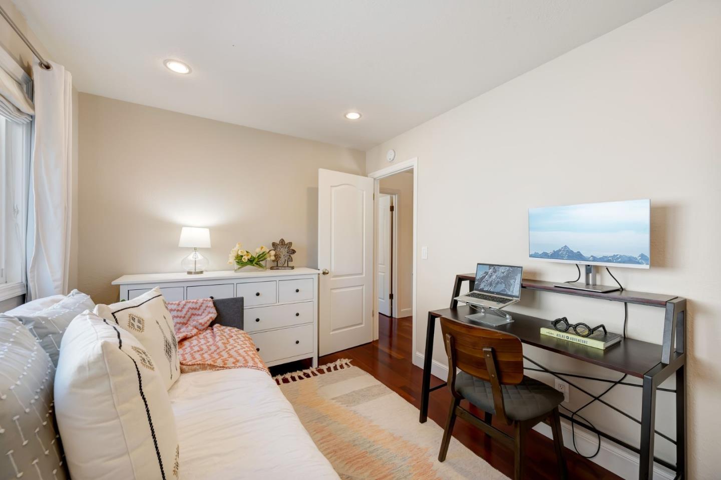 Detail Gallery Image 25 of 44 For 215 Nataqua Ave, Pacifica,  CA 94044 - 3 Beds | 2/1 Baths