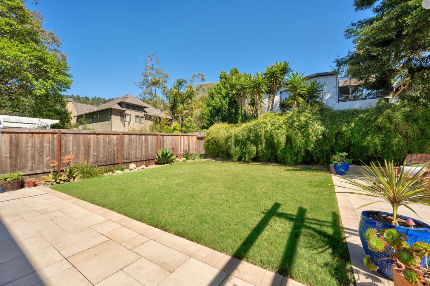 Detail Gallery Image 31 of 44 For 215 Nataqua Ave, Pacifica,  CA 94044 - 3 Beds | 2/1 Baths