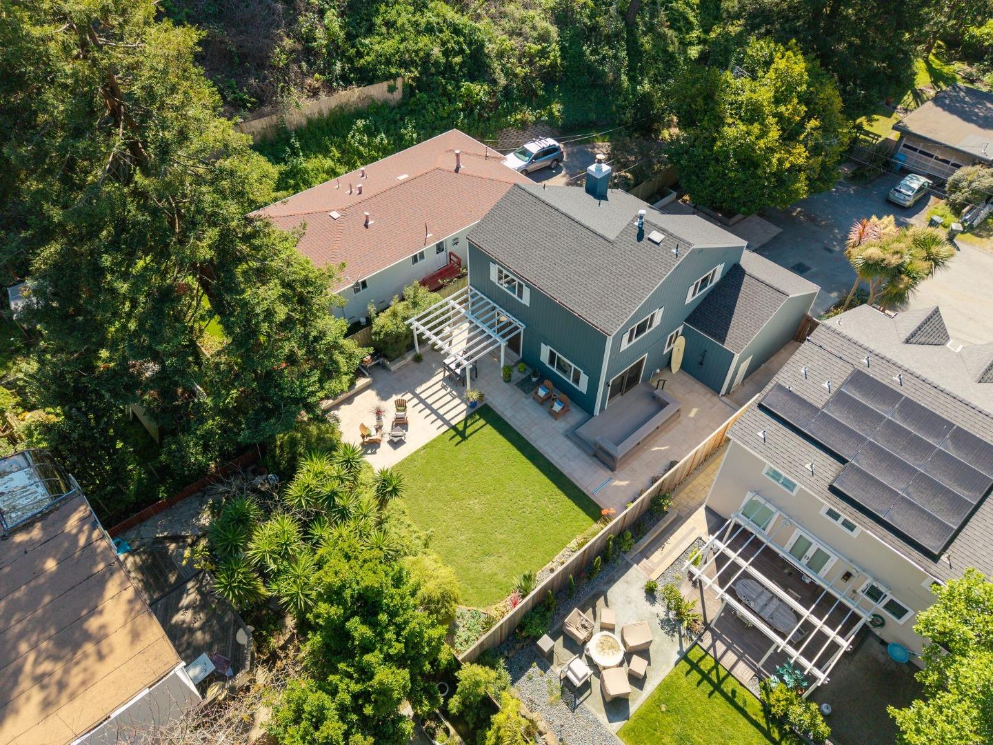 Detail Gallery Image 38 of 44 For 215 Nataqua Ave, Pacifica,  CA 94044 - 3 Beds | 2/1 Baths