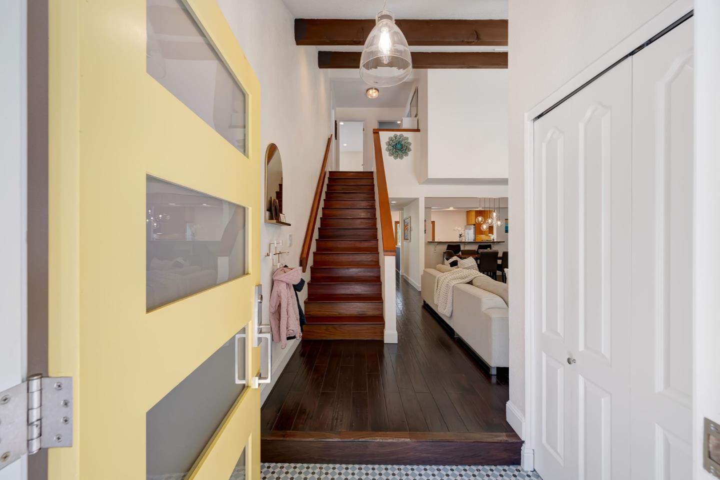 Detail Gallery Image 4 of 44 For 215 Nataqua Ave, Pacifica,  CA 94044 - 3 Beds | 2/1 Baths