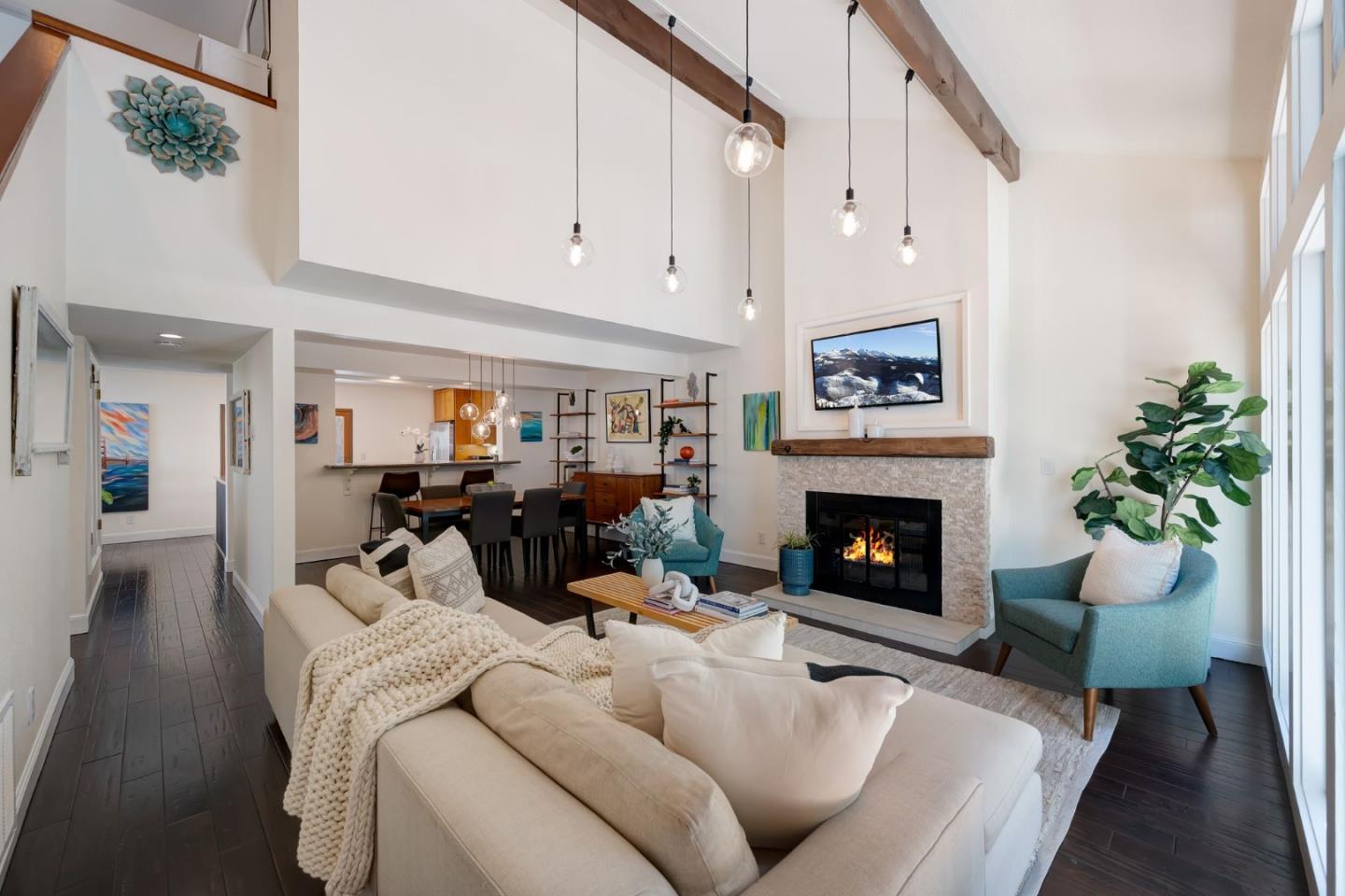 Detail Gallery Image 5 of 44 For 215 Nataqua Ave, Pacifica,  CA 94044 - 3 Beds | 2/1 Baths