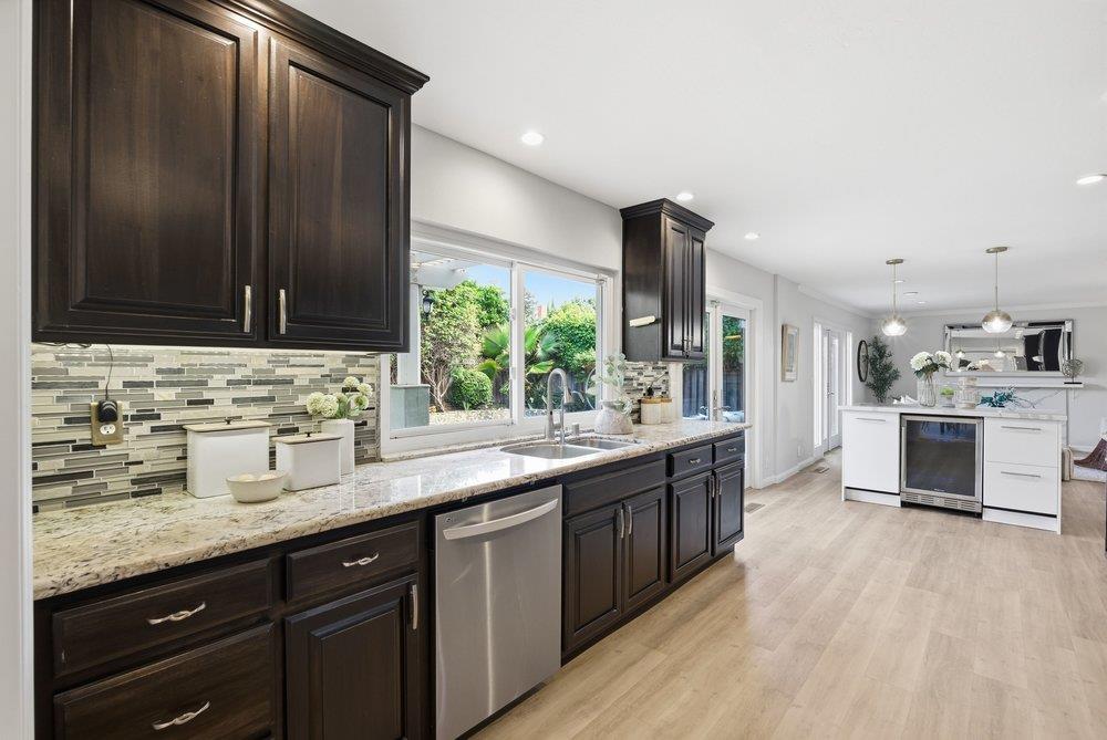 Detail Gallery Image 12 of 77 For 341 Fontana Dr, Santa Clara,  CA 95051 - 4 Beds | 3 Baths