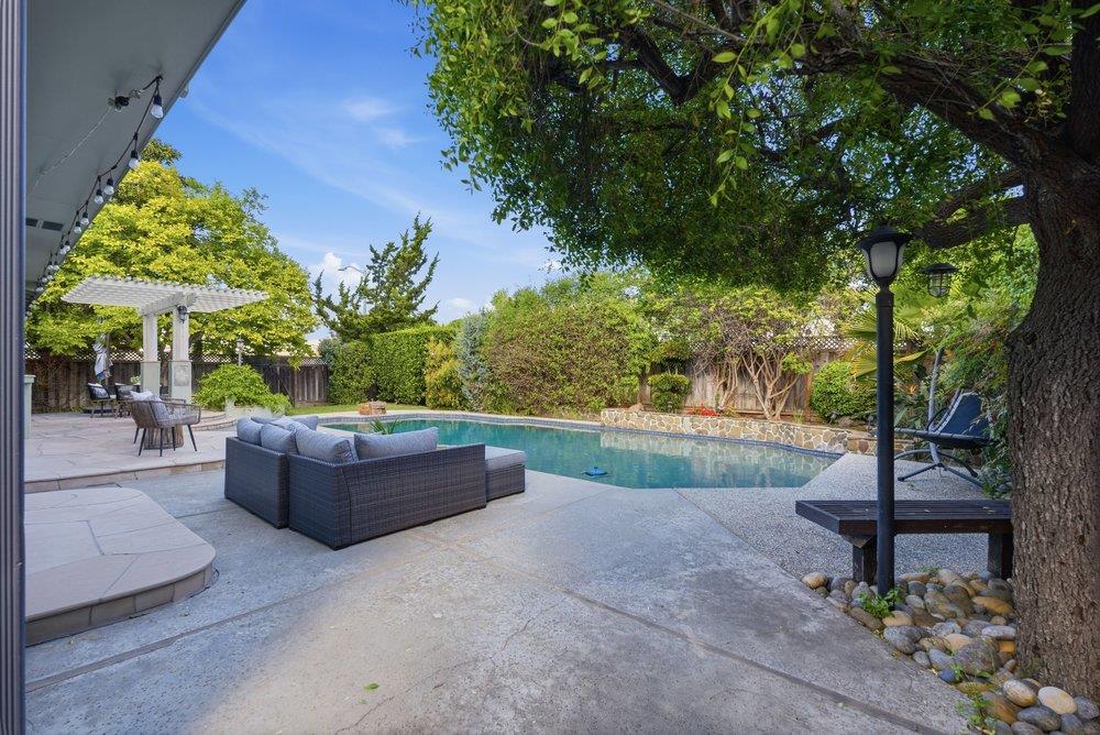 Detail Gallery Image 31 of 77 For 341 Fontana Dr, Santa Clara,  CA 95051 - 4 Beds | 3 Baths