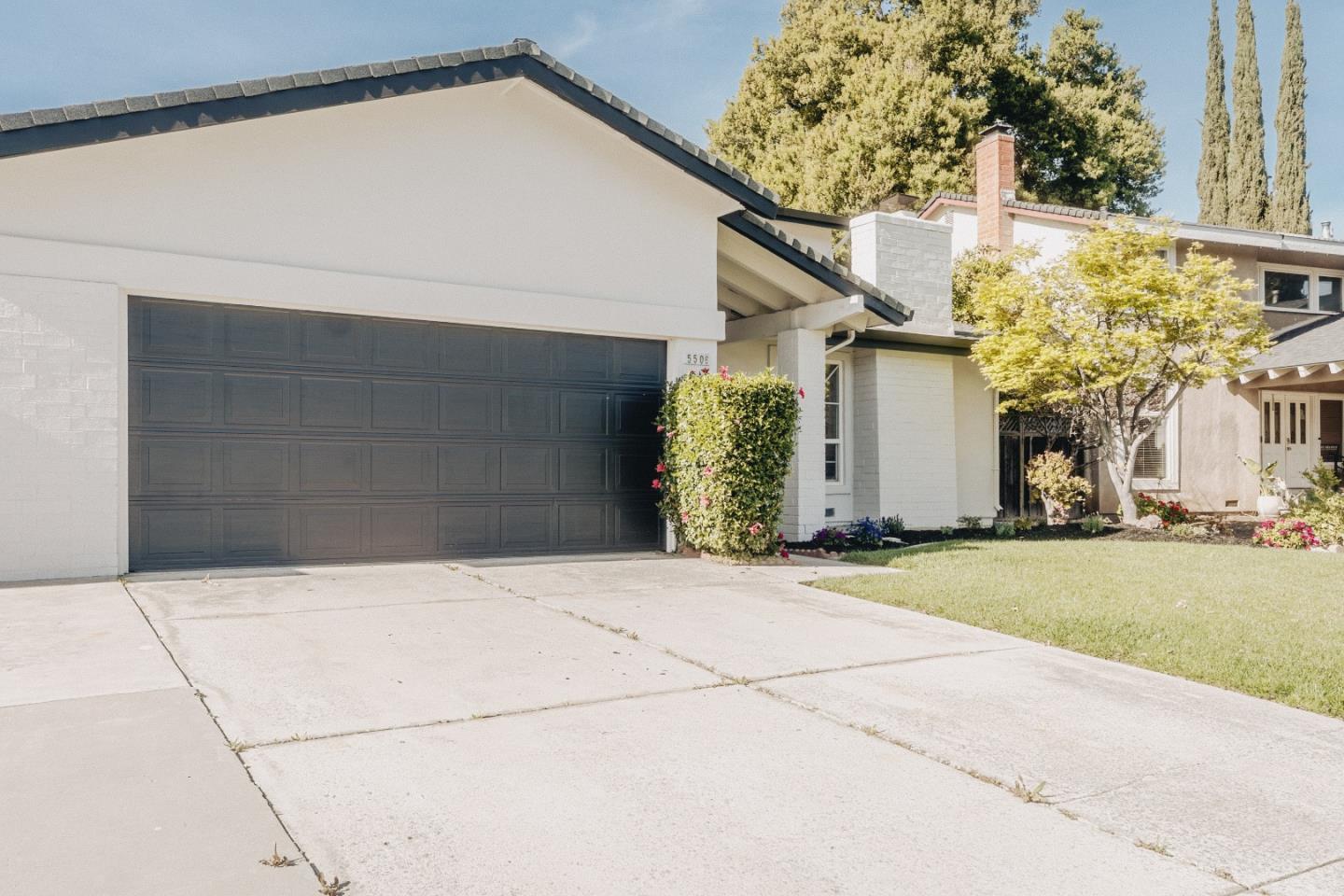 Detail Gallery Image 4 of 60 For Century Park Way, San Jose,  CA 95111 - 4 Beds | 2 Baths