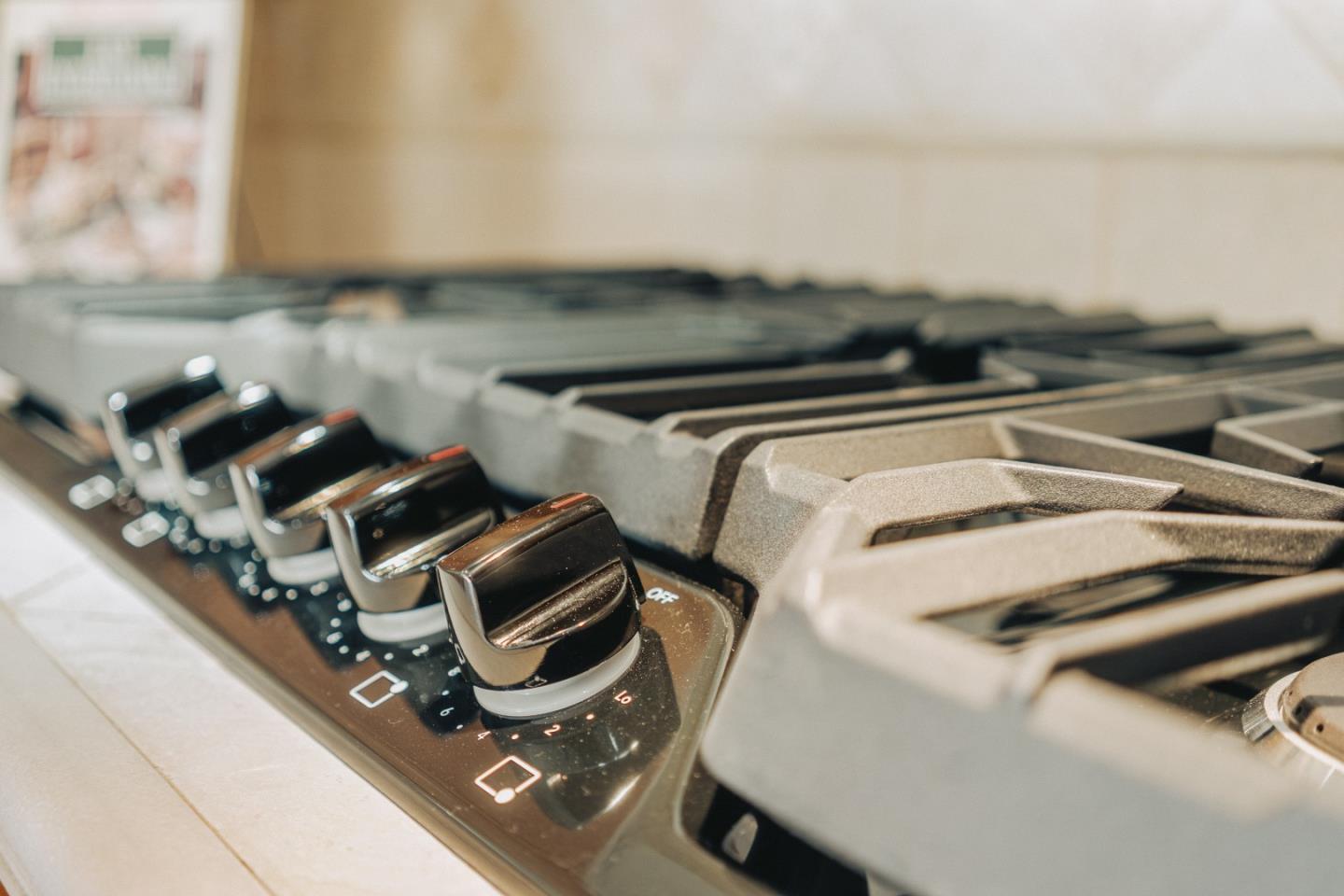 Detail Gallery Image 42 of 60 For Century Park Way, San Jose,  CA 95111 - 4 Beds | 2 Baths