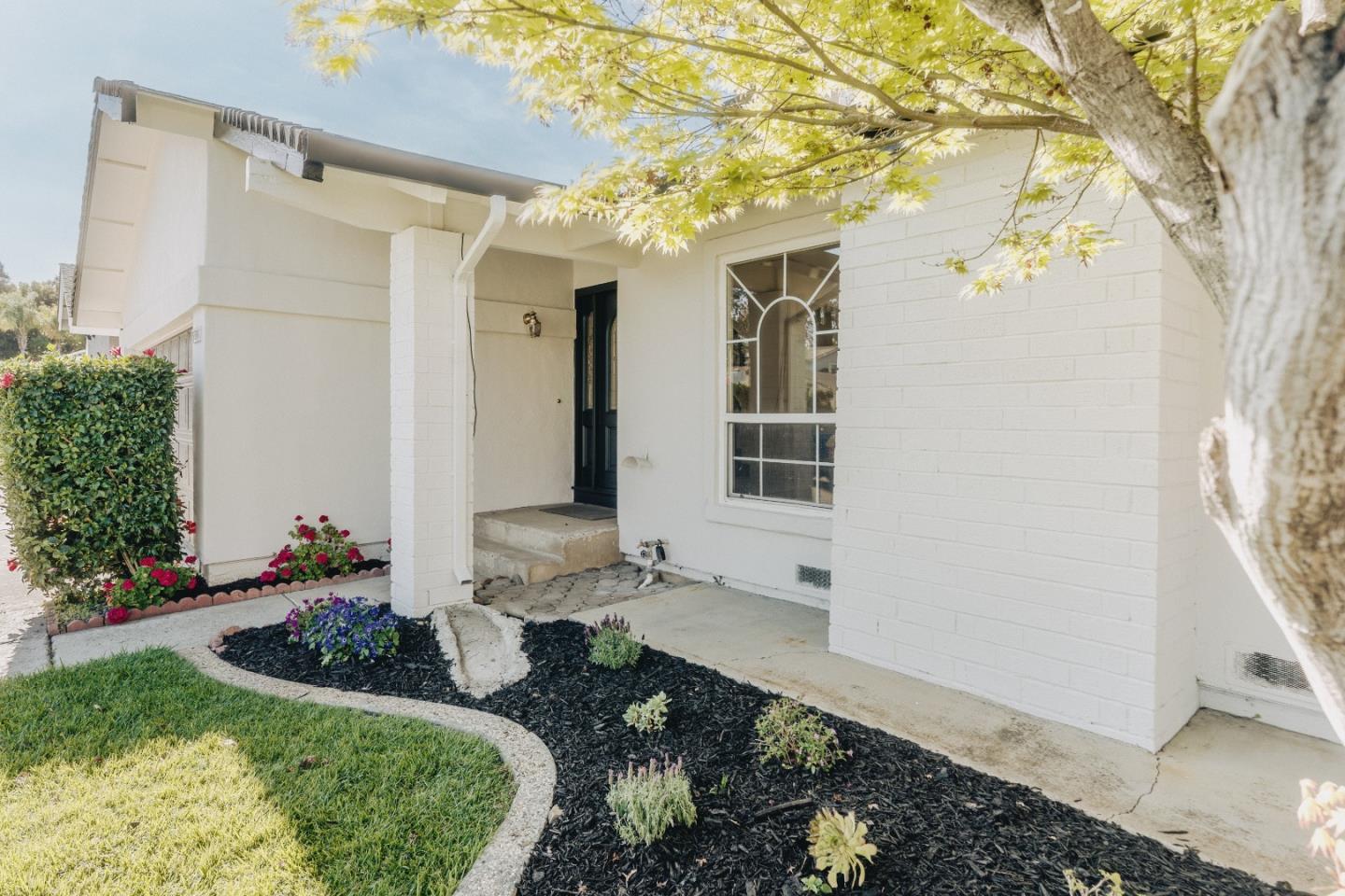 Detail Gallery Image 7 of 60 For Century Park Way, San Jose,  CA 95111 - 4 Beds | 2 Baths