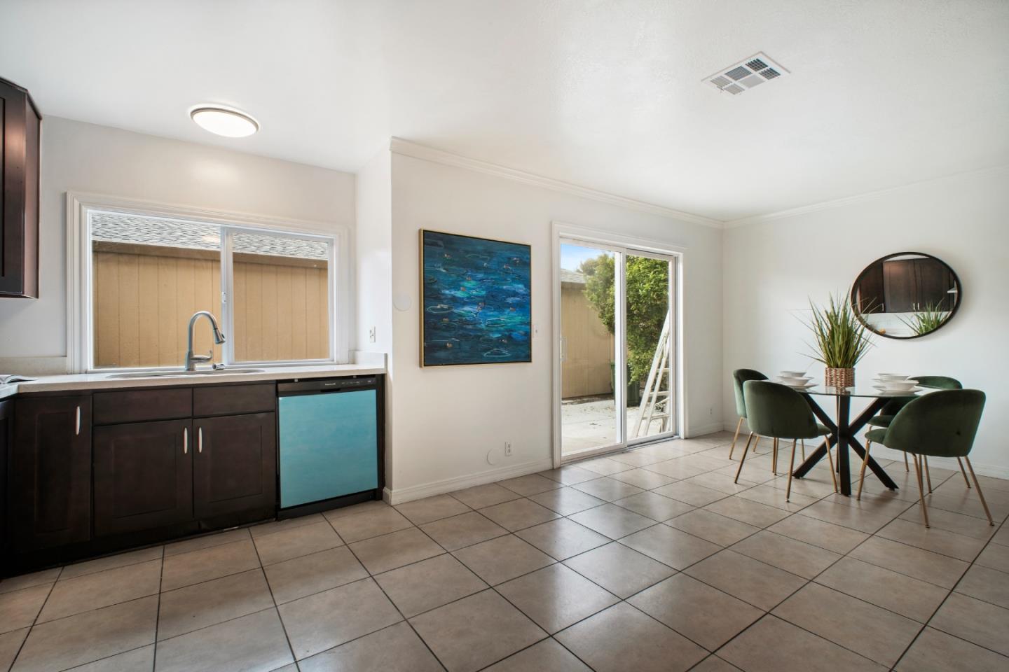 Detail Gallery Image 15 of 42 For 4270 Comet Cir, Union City,  CA 94587 - 3 Beds | 1/1 Baths