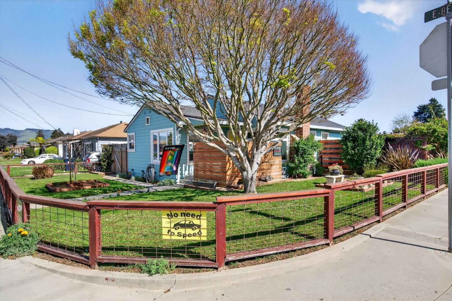 Detail Gallery Image 4 of 49 For 502 E Beach St, Watsonville,  CA 95076 - 2 Beds | 1 Baths