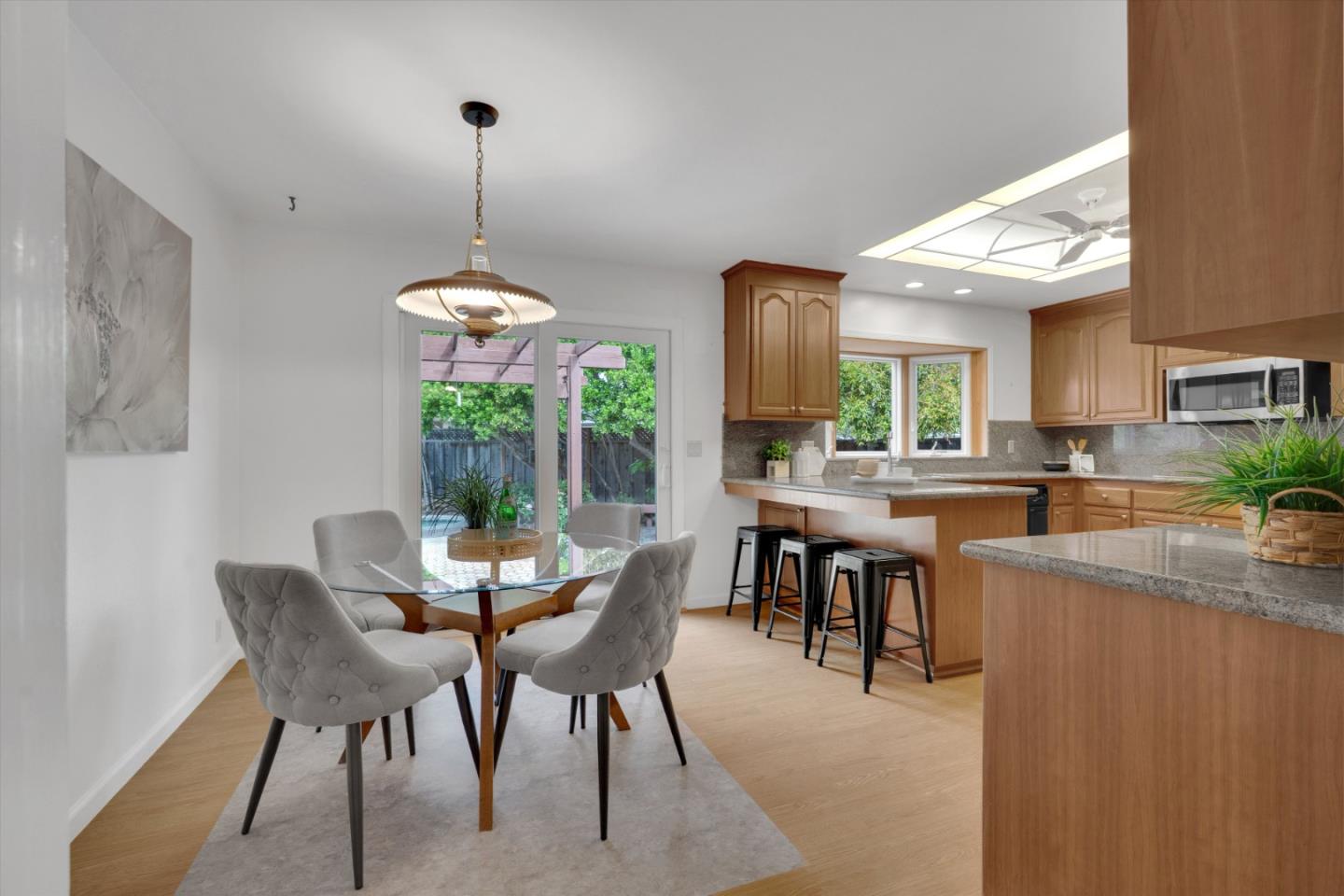 Detail Gallery Image 16 of 47 For 18967 Palo Oaks Ct, Saratoga,  CA 95070 - 4 Beds | 2/1 Baths