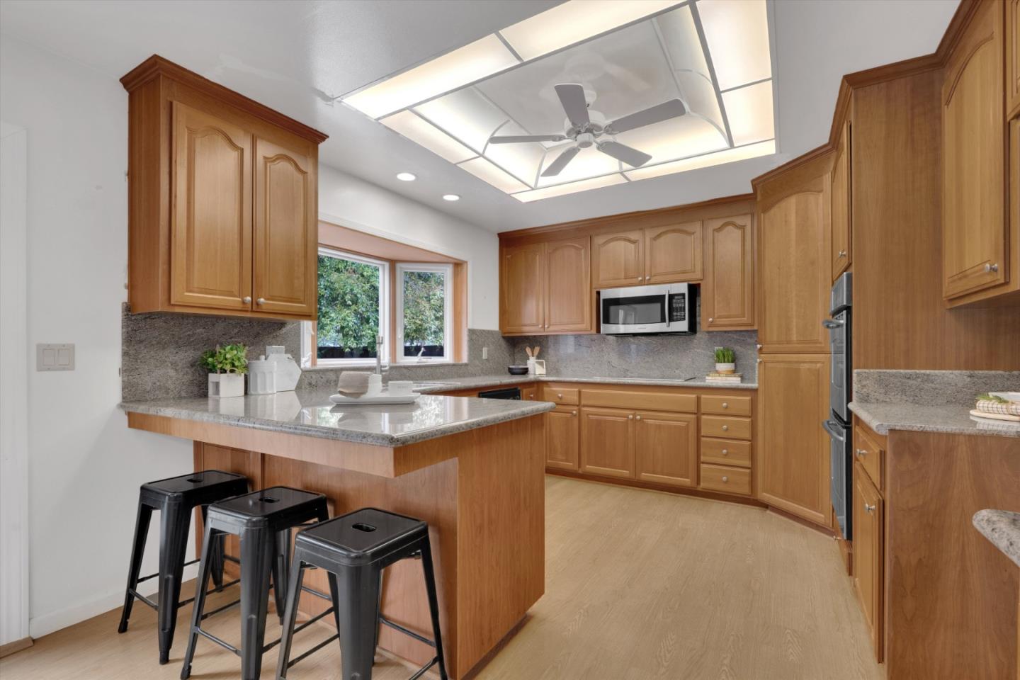 Detail Gallery Image 17 of 47 For 18967 Palo Oaks Ct, Saratoga,  CA 95070 - 4 Beds | 2/1 Baths