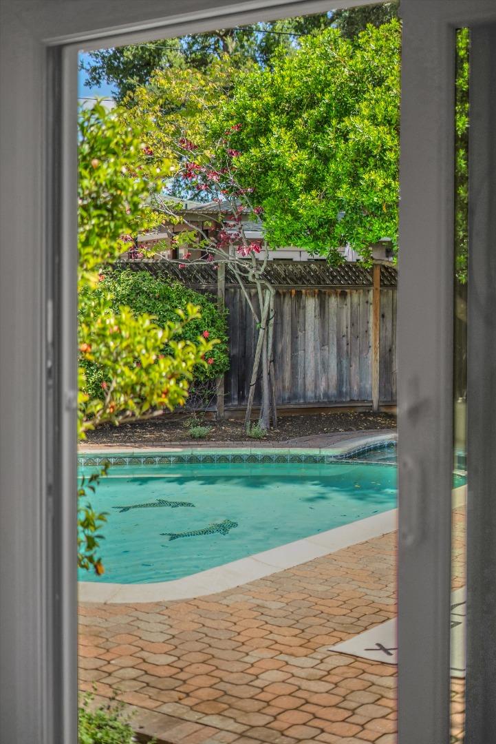 Detail Gallery Image 29 of 47 For 18967 Palo Oaks Ct, Saratoga,  CA 95070 - 4 Beds | 2/1 Baths