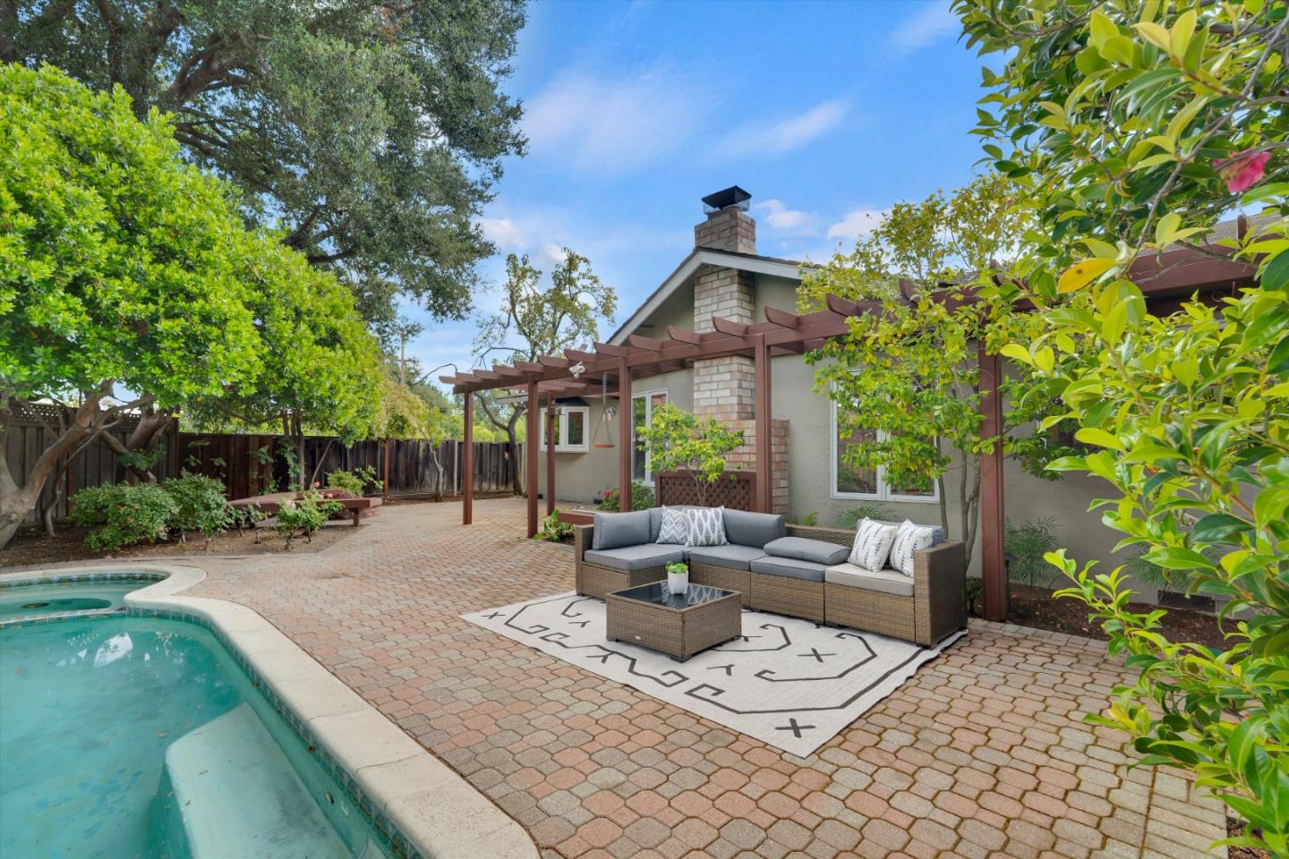 Detail Gallery Image 34 of 47 For 18967 Palo Oaks Ct, Saratoga,  CA 95070 - 4 Beds | 2/1 Baths