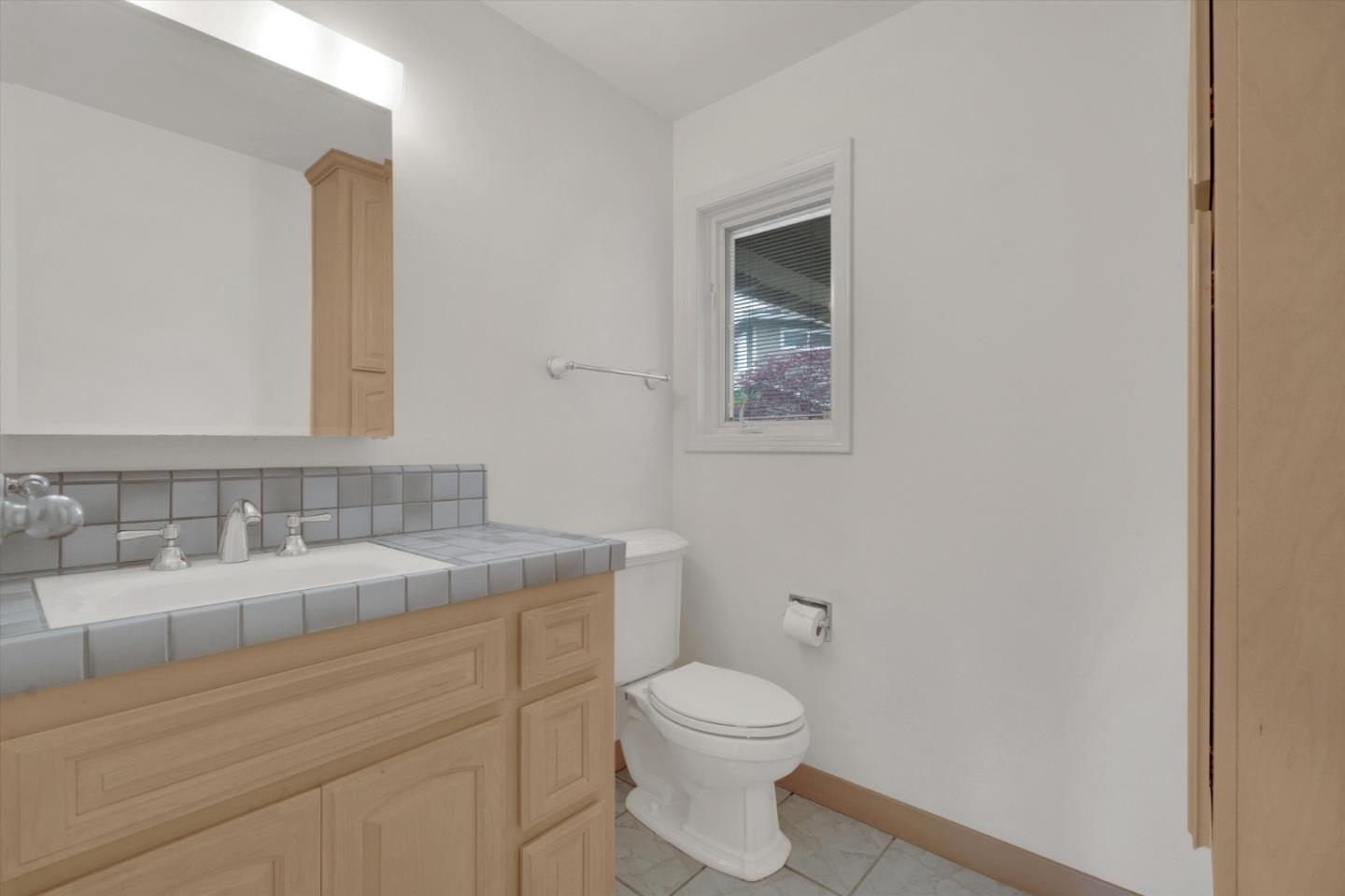 Detail Gallery Image 38 of 47 For 18967 Palo Oaks Ct, Saratoga,  CA 95070 - 4 Beds | 2/1 Baths