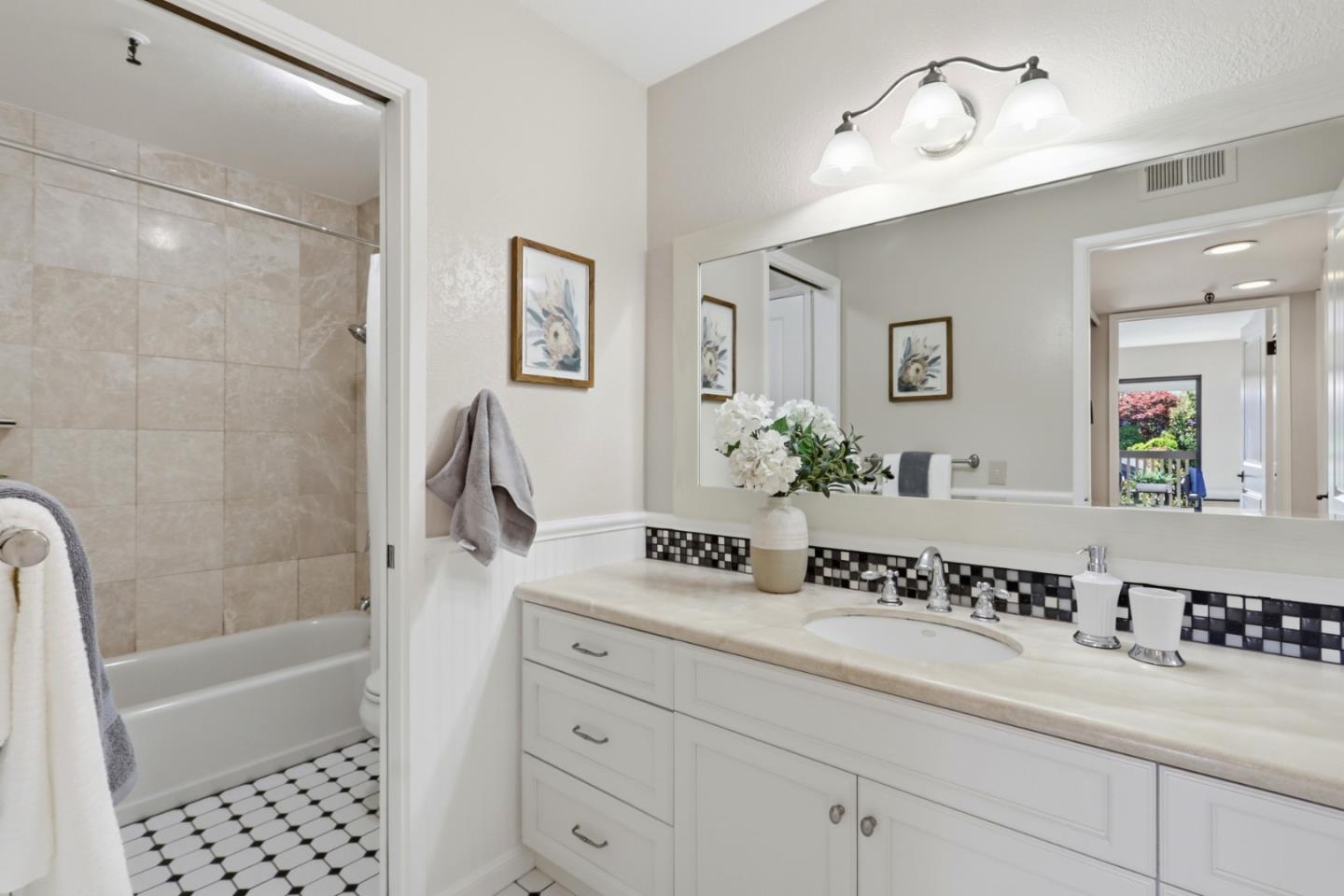 Photo #21: ML82043096 Listing: Photo #21