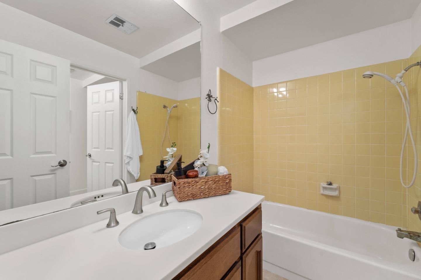Detail Gallery Image 15 of 35 For 1645 Eberts Dr, San Martin,  CA 95046 - 3 Beds | 2 Baths