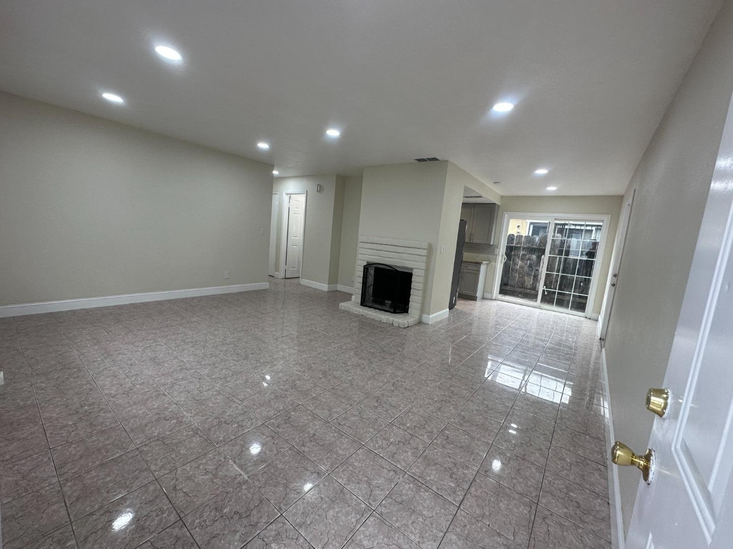 Detail Gallery Image 3 of 14 For 9561 Kelley Dr, Stockton,  CA 95209 - – Beds | – Baths