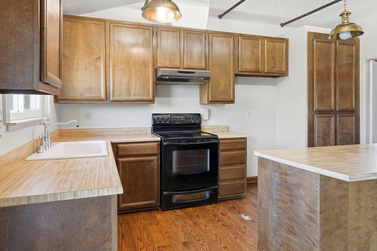 Detail Gallery Image 15 of 44 For 295 Hazelton Ct, Morgan Hill,  CA 95037 - 5 Beds | 3 Baths