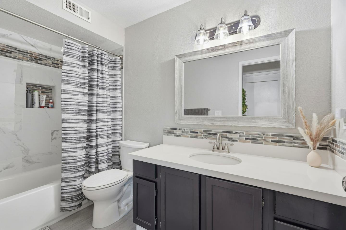 Photo #12: ML82043106 Listing: Photo #12