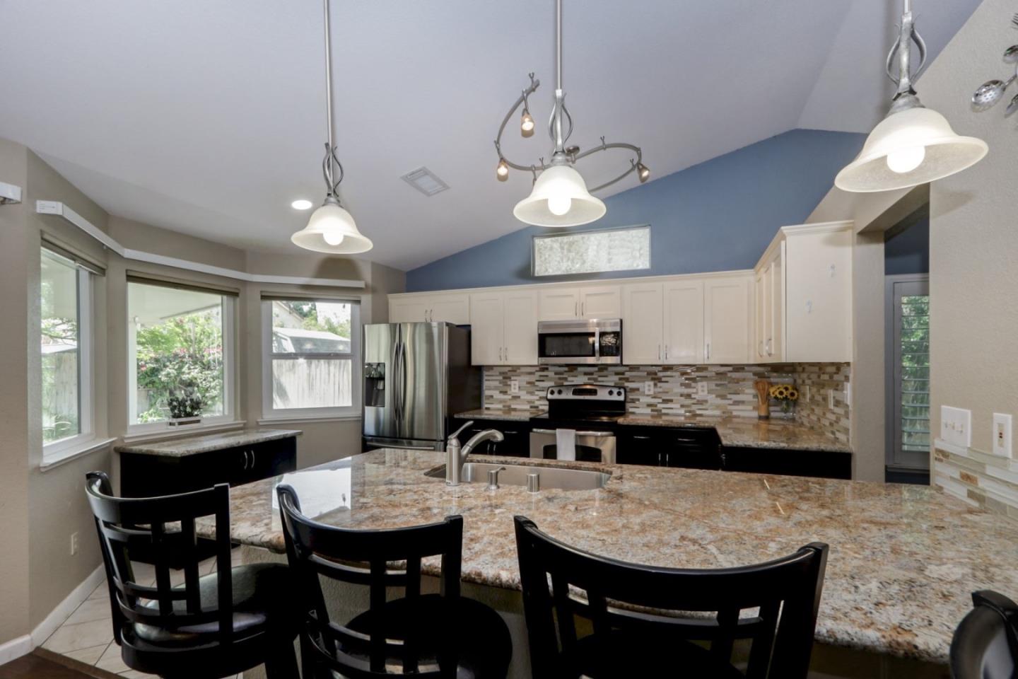 Detail Gallery Image 11 of 44 For 2247 Laguna Way, Los Banos,  CA 93635 - 4 Beds | 2 Baths