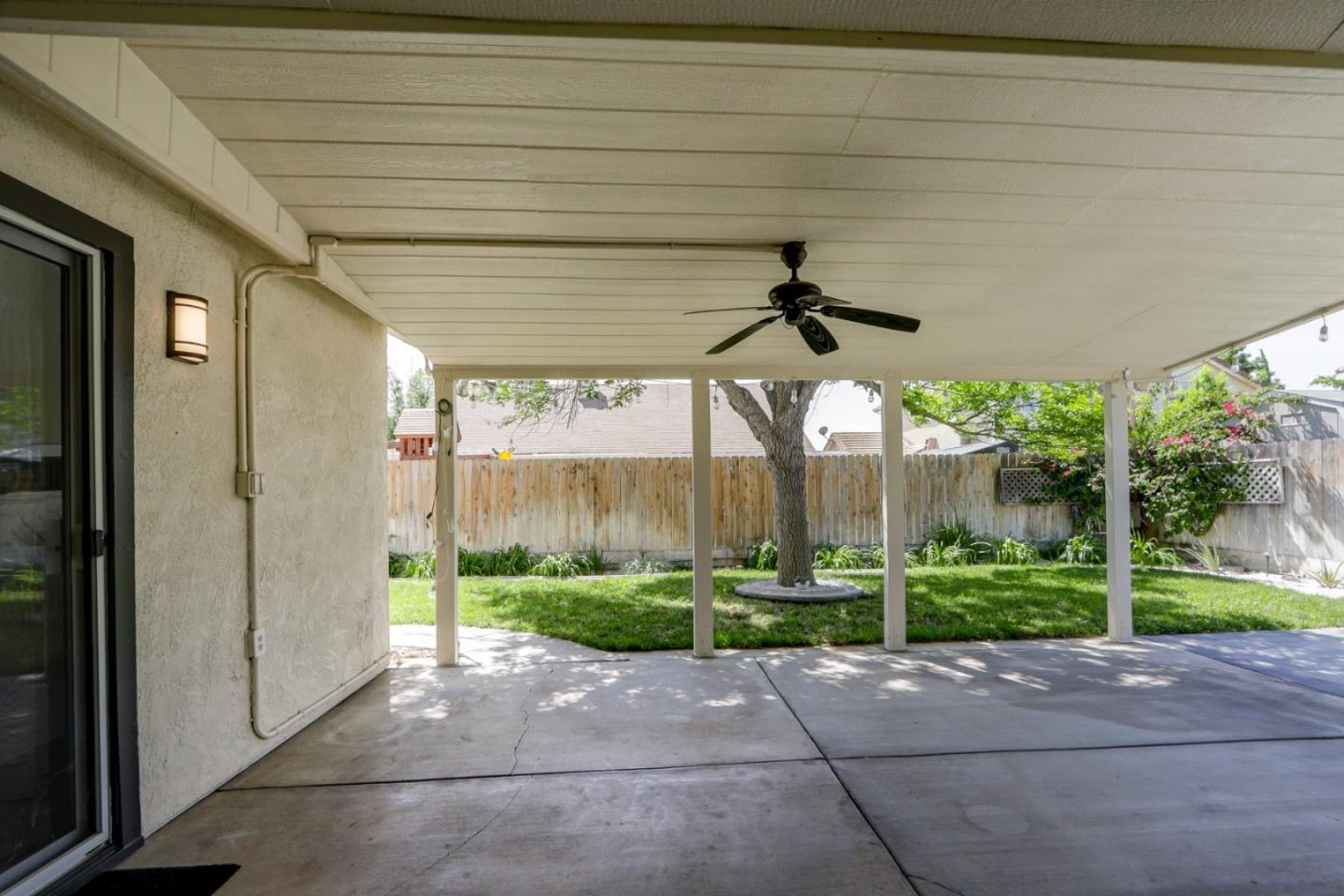 Detail Gallery Image 32 of 44 For 2247 Laguna Way, Los Banos,  CA 93635 - 4 Beds | 2 Baths