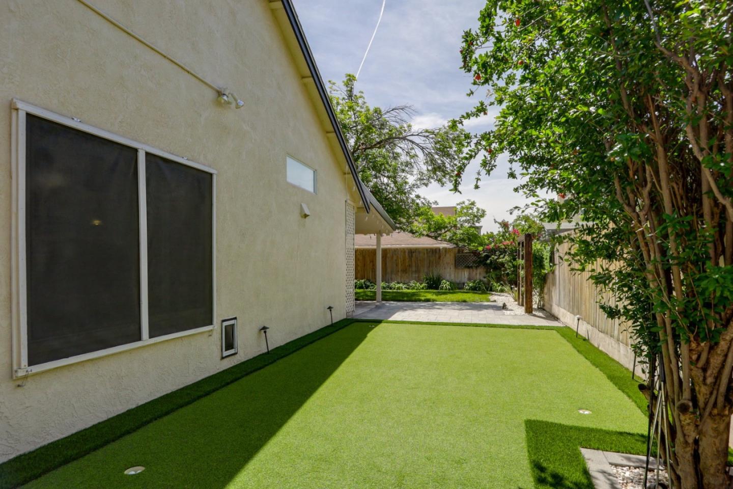 Detail Gallery Image 35 of 44 For 2247 Laguna Way, Los Banos,  CA 93635 - 4 Beds | 2 Baths