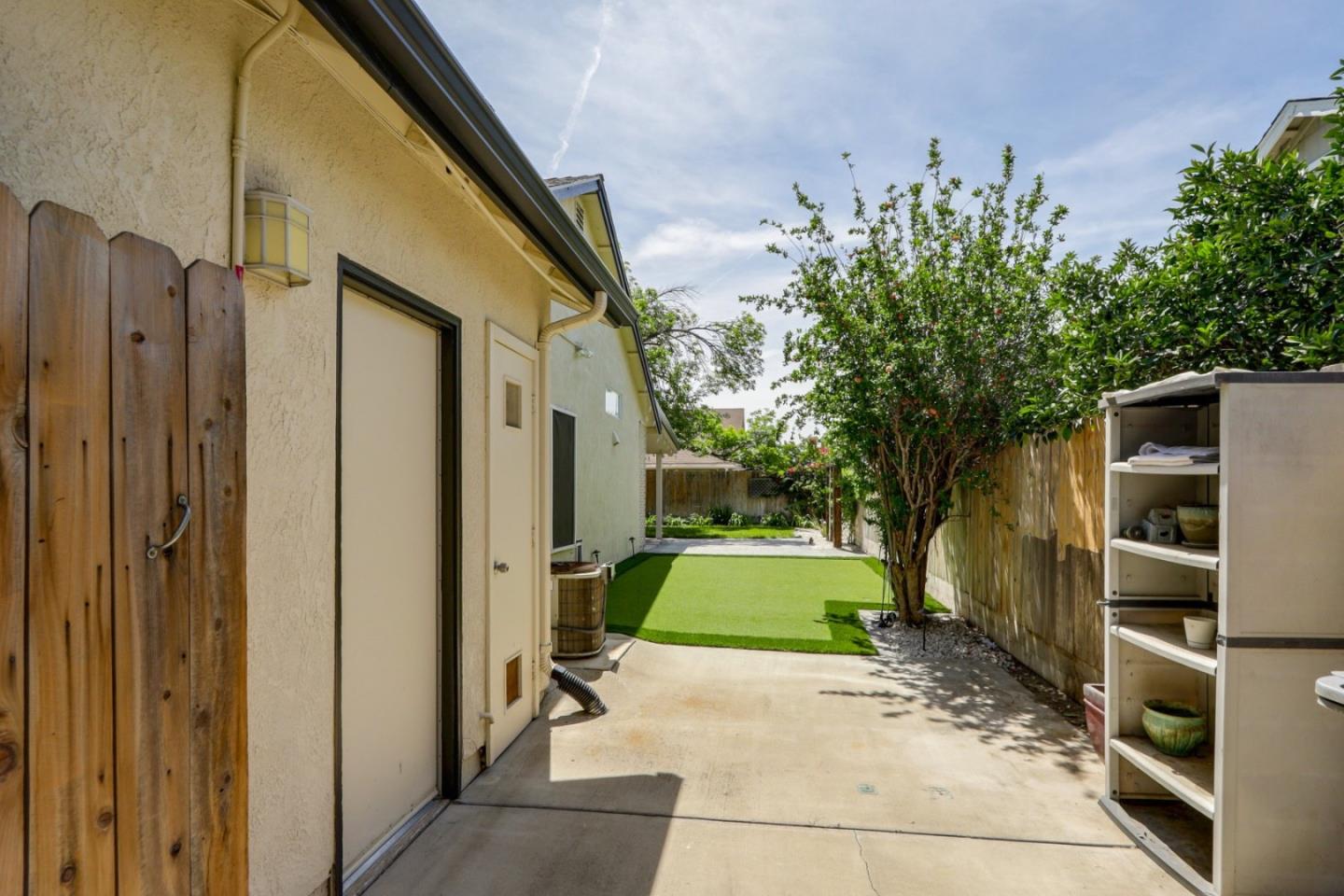 Detail Gallery Image 36 of 44 For 2247 Laguna Way, Los Banos,  CA 93635 - 4 Beds | 2 Baths